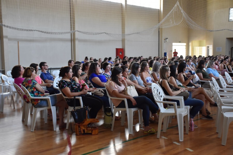 abertura-do-ano-letivo-para-as-profissionais-das-emeis