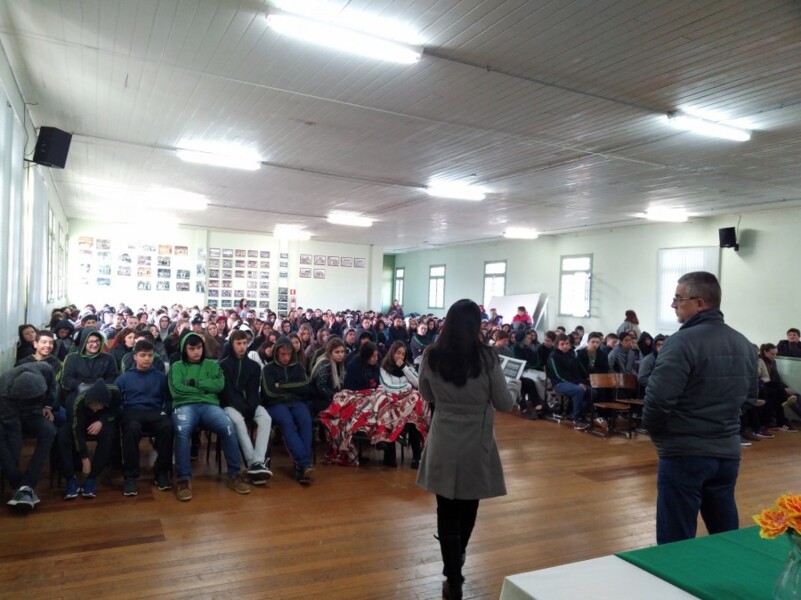 acao-conscientiza-alunos-sobre-a-insercao-do-cpf-nas-notas-fiscais