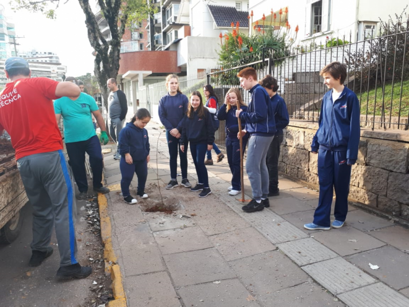 mais-arvores-sao-plantadas-no-municipio