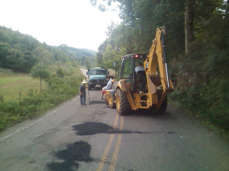 operacao-tapa-buraco-na-rodovia-rs-359