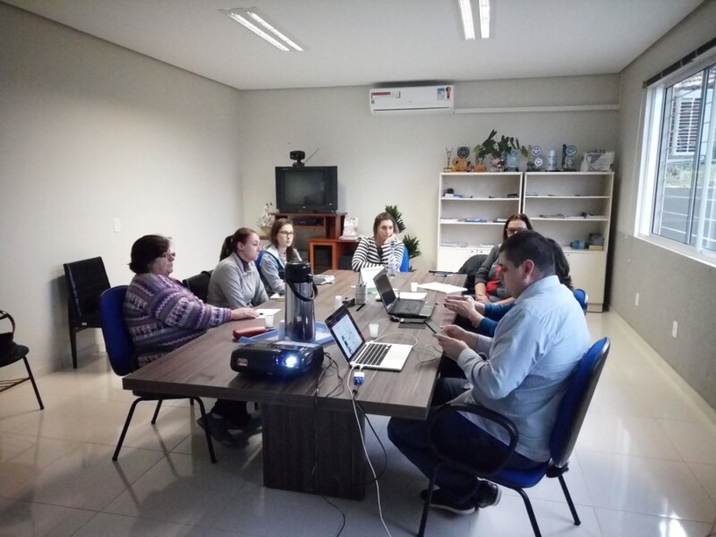 hoteleiros-se-reunem-em-veranopolis