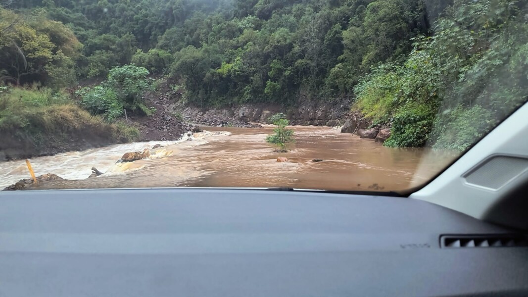 passagem-provisoria-para-sao-jose-da-nona-e-usina-monte-claro-esta-interrompida