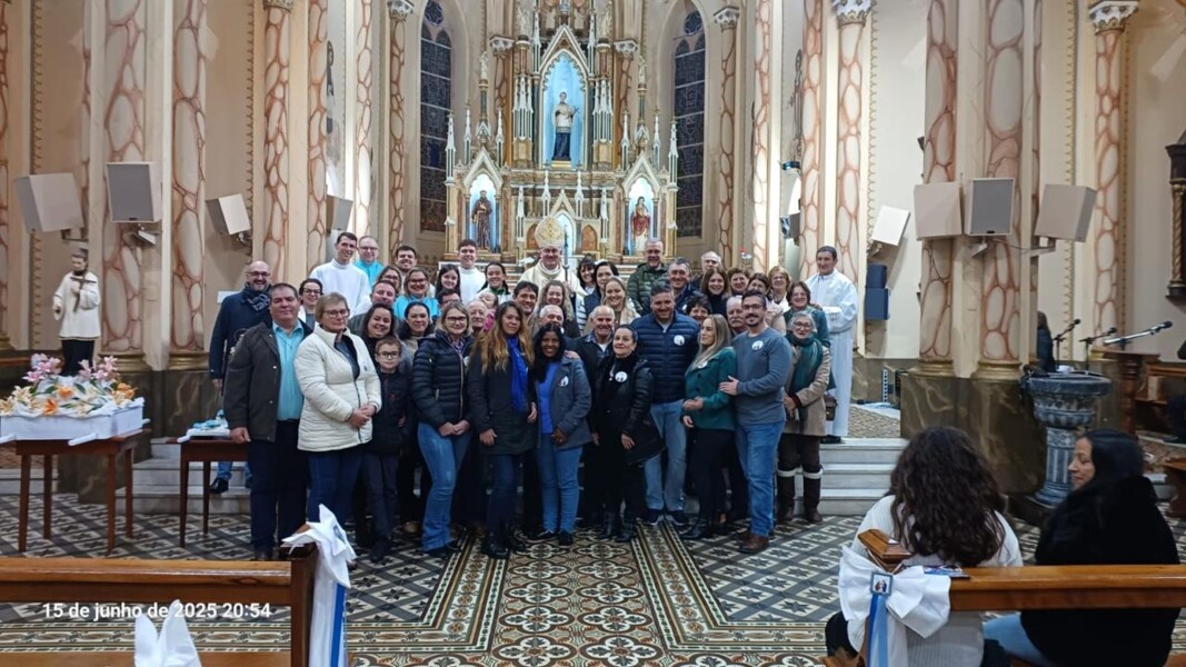 igreja-matriz-de-veranopolis-ganha-novo-altar