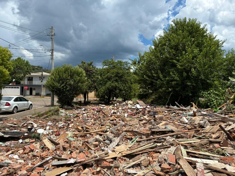 municipio-avanca-em-mais-uma-etapa-para-garantir-moradia-digna-a-familias-de-areas-de-risco