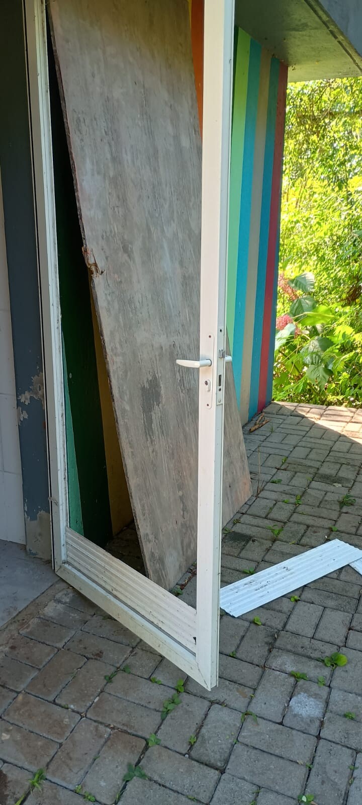 lamentavel-o-que-fizeram-nos-banheiros-do-retiro