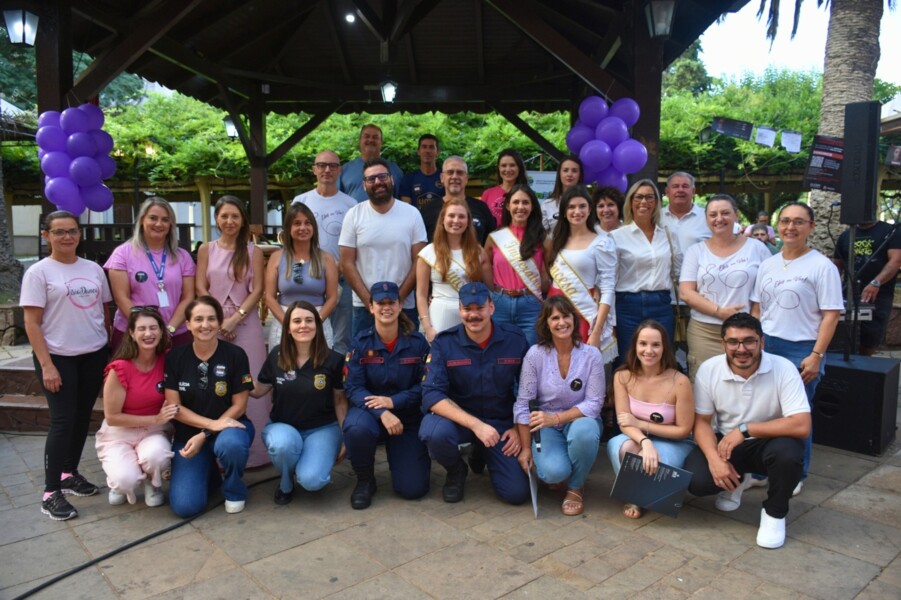 ato-simbolico-marca-o-dia-internacional-da-mulher-em-veranopolis
