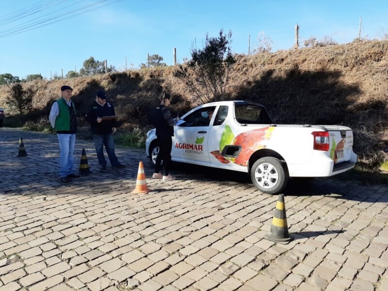 inspetoria-veterinaria-e-servico-de-inspecao-municipal-realizam-fiscalizacao-de-transito-de-produtos-de-origem-animal