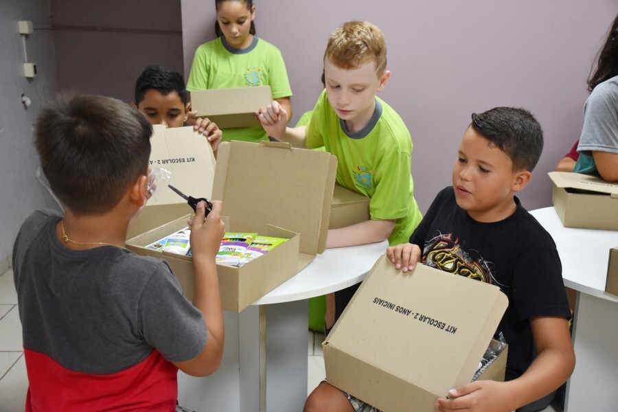 entrega-de-materiais-escolares-a-rede-municipal-de-ensino