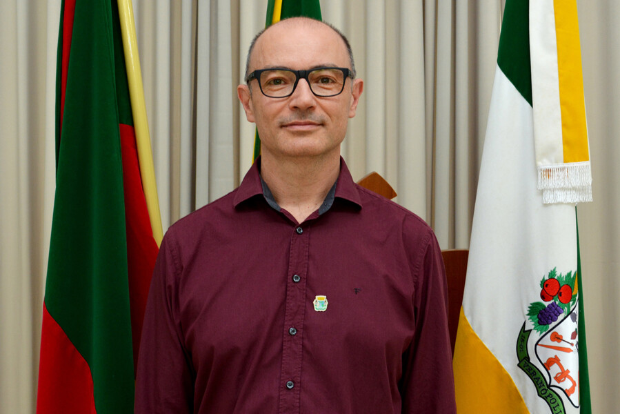 Secretário Municipal - Cesar Salvetti